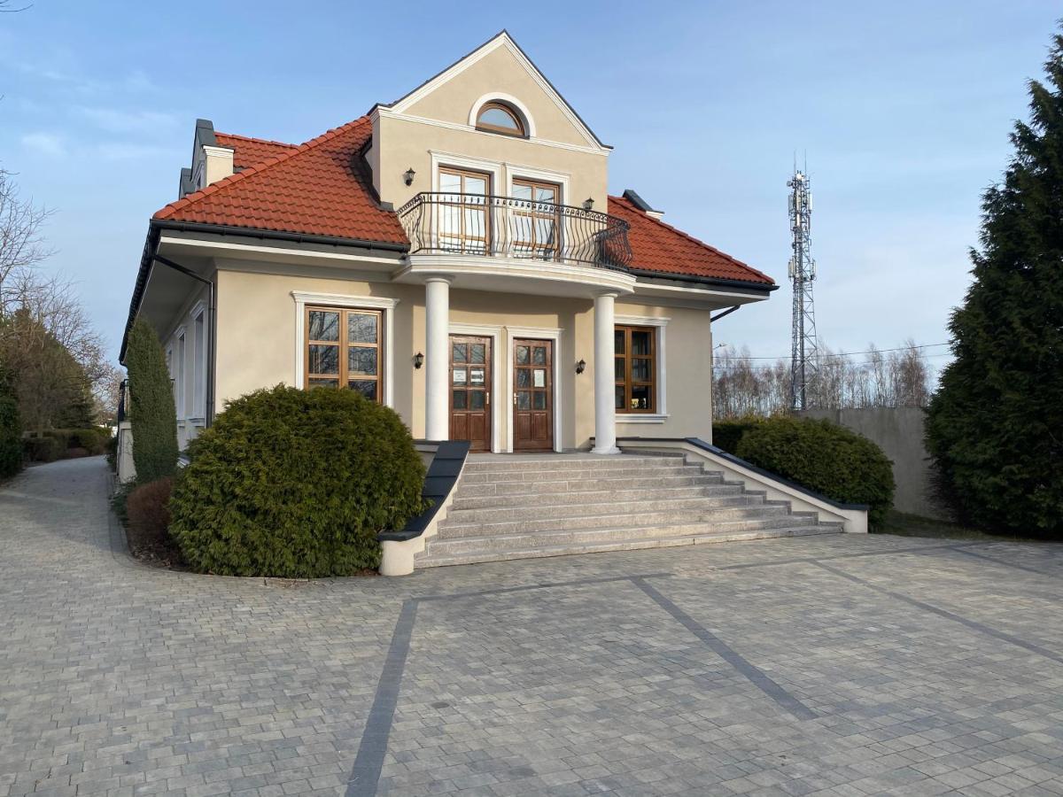 Zielony Dworek Bed & Breakfast Czestochowa Exterior photo